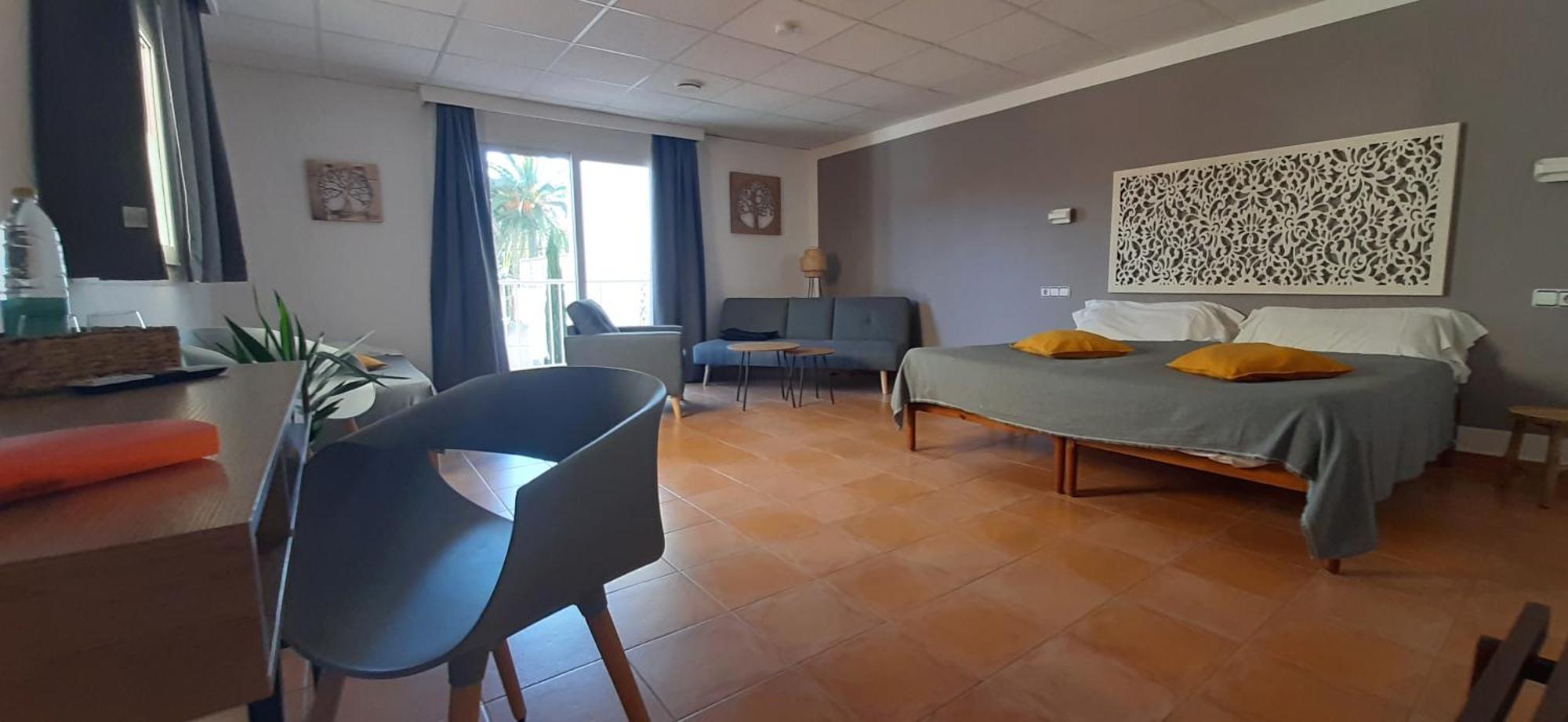 Hostal Bahia Azul Portocolom  Buitenkant foto